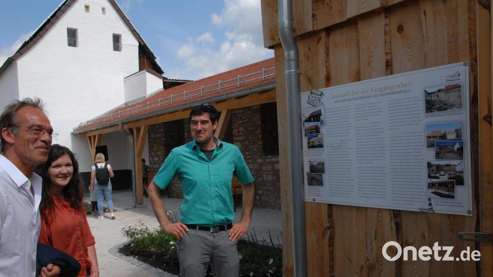 Infotafeln bieten Interessierten viel Wissenswertes zur Geschichte des Hopfenanbaus in Schmidmühlen. Bild: pop