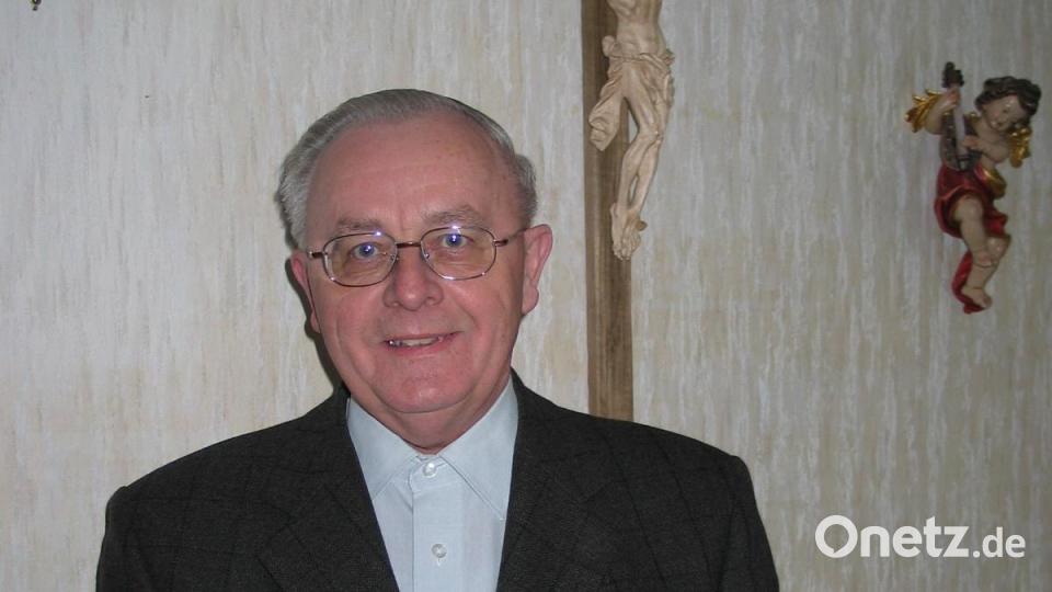 Die Bilder zeigen ihn bei der Aschenauflegung und bei der Abschiedsfeier Bild: mue