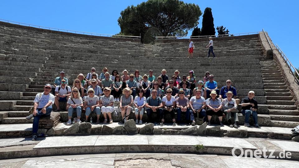 Die Ewige Stadt Rom war das Ziel einer Studienreise der Volkshochschule. Im Bild ist die Gruppe in den Ruinen von Ostia Antica zu sehen. Bild: bz
