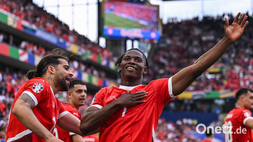 Breel Embolo kam von einer Verletzungspause zurück - und wie! Mit seinem 3:1 besiegelte er den Sieg seiner Schweizer über Ungarn. Bild: Marius Becker/dpa