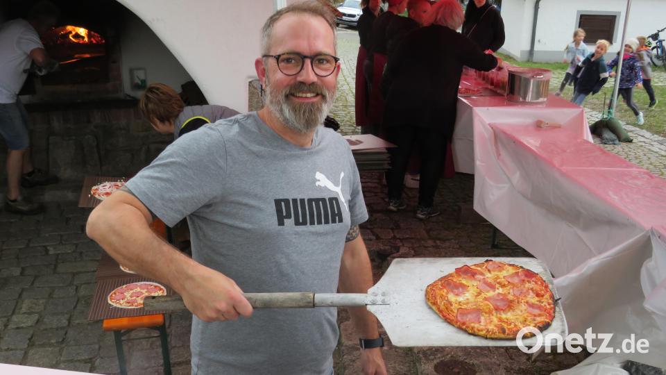 Pizzabäcker Eka Reber Bild: adj