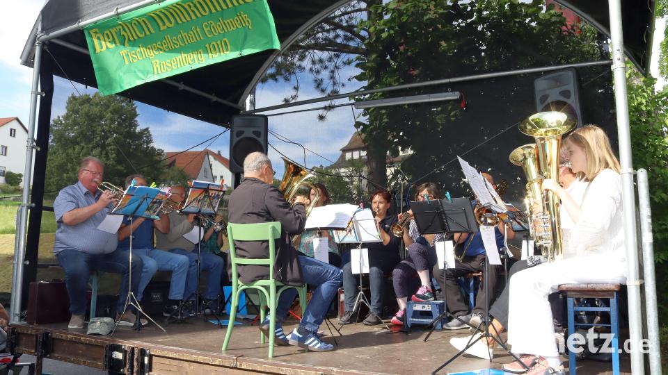 Unter der Leitung von Kurt Lehnerer spielte der Posaunenchor. Bild: mfh