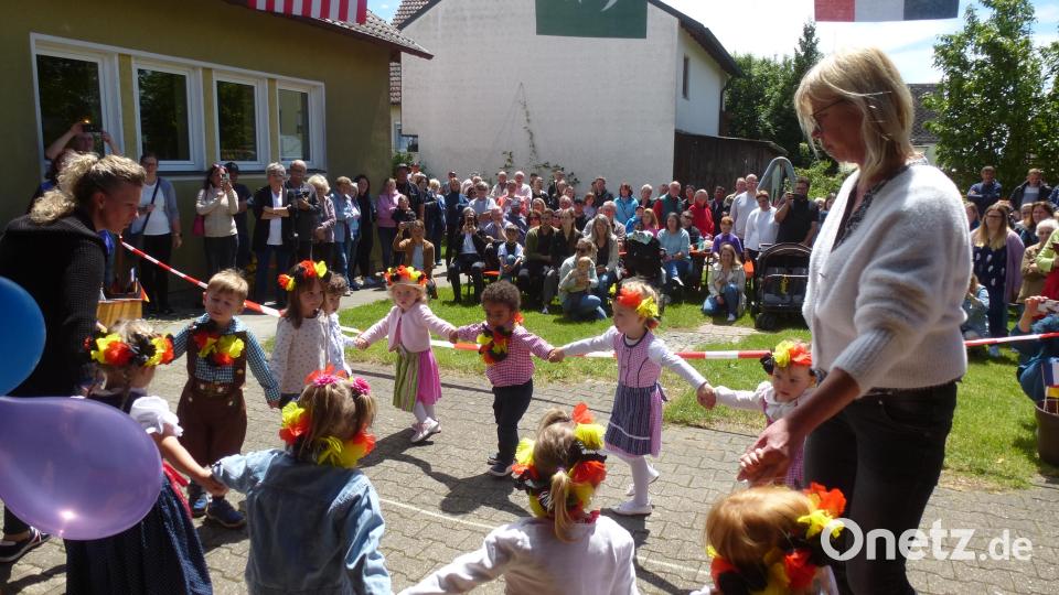 Kunterbunt und rundherum ging es vor großem Publikum zu Bild: bk