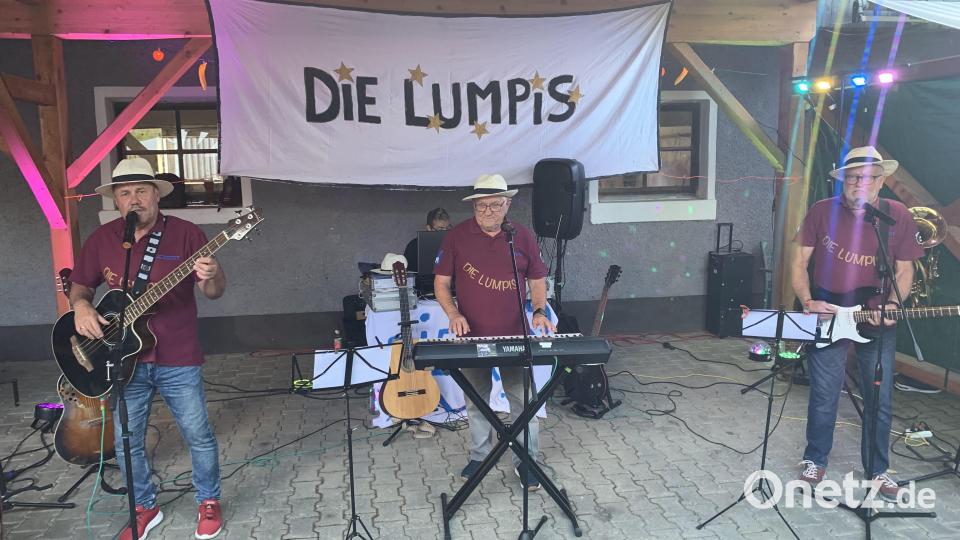 Die &quot;Lumpies&quot; waren eine beliebte Anlaufstelle bei den Wurzer Hogerern im Hof des Gasthauses Mois. Bild: tok