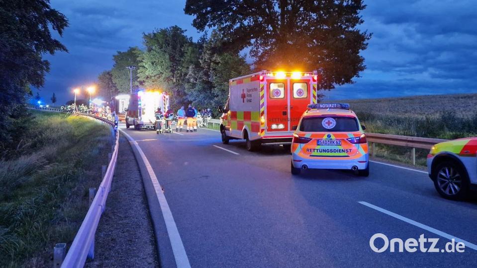 Nach einem Unfall nahe Kemnath b. Fuhrn schweben am Abend mehrere Unfallopfer in Lebensgefahr. Bild: td