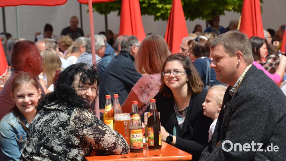 Viele Familien schauen beim Pfarrfest vorbei. Bild: dob