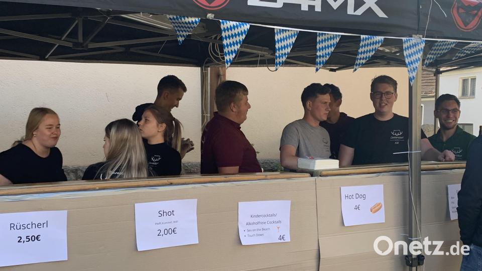 Das Team vom Bauwong Dietersdorf stand zentral am Kirchplatz parat. Bild: tok