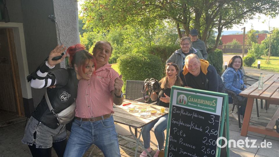 Gäste und Veranstalter hatten Riesenspaß beim dritten Gasslfest in Wurz. Bild: tok
