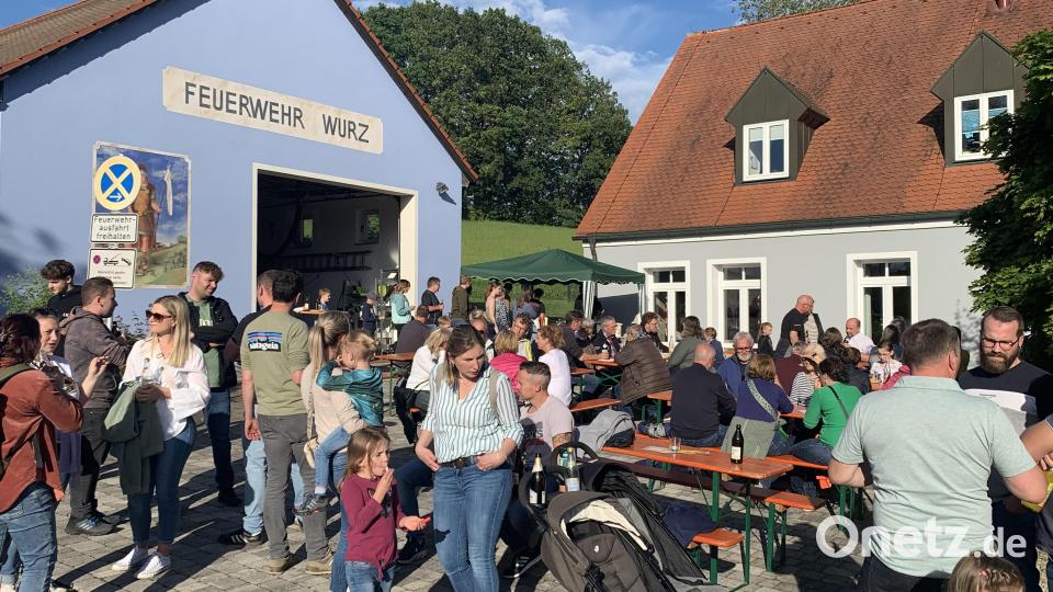 Auch der Platz rund um die Feuerwehr war sehr begehrt. Bild: tok