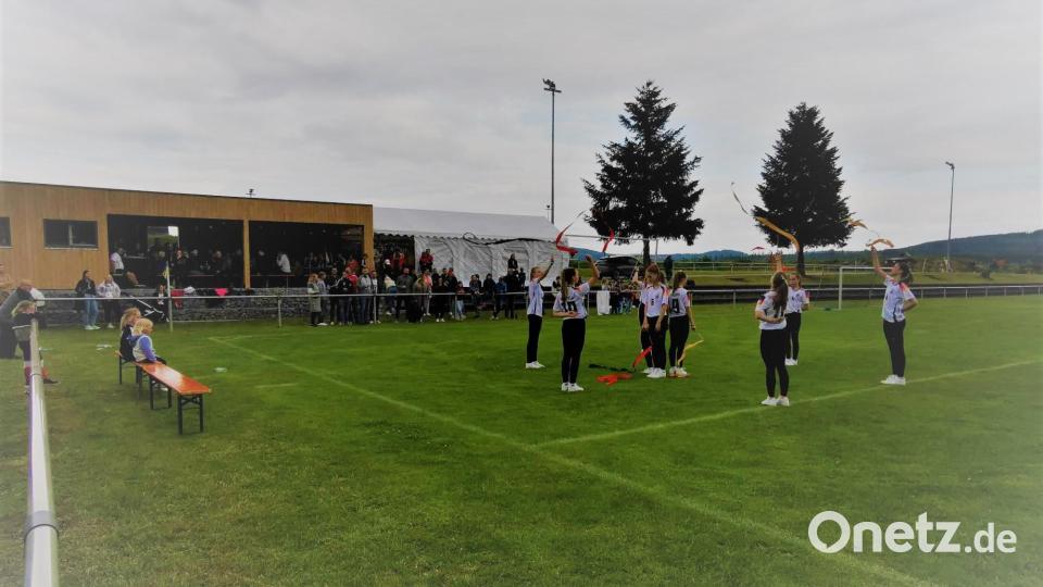 Die TSV-Tanzmädls unter der Leitung von Belinda begeisterten mit ihrem Auftritt. Bild: gz
