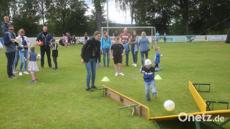 Hindernisse sind da, um mit dem Ball überwunden zu werden. Bild: fz