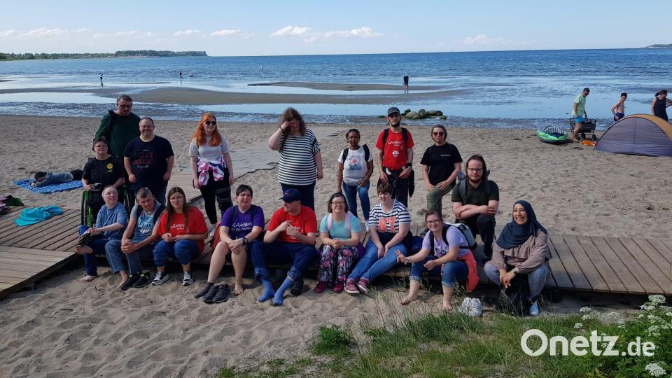An die Ostsee führte eine Reise des Familientlastenden Dienstes der offenen Behindertenarbeit der Lebenshilfe. Bild: Beata Höftmann/exb