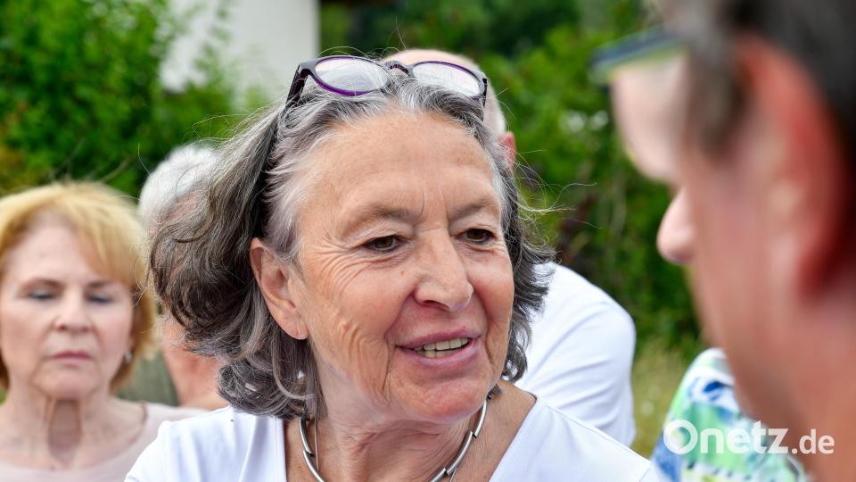 Stadtbaumeisterin Petra Schöllhorn stellte die bisherige Bauleitplanung vor. Bild: Petra Hartl