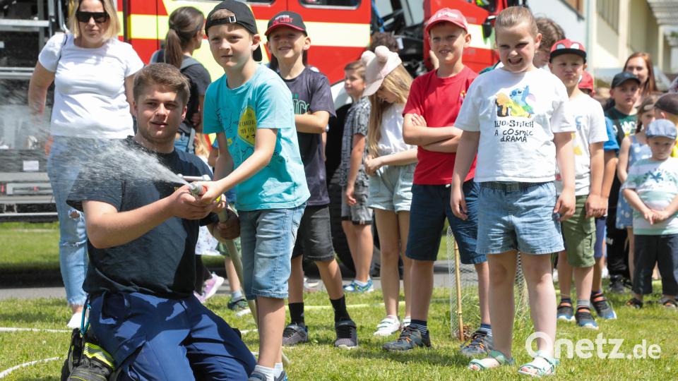 &quot;Helfen verbindet&quot;, so lautete das Motto des Schulfests der Albert-Schweitzer-Schule. Bild: Wolfgang Steinbacher