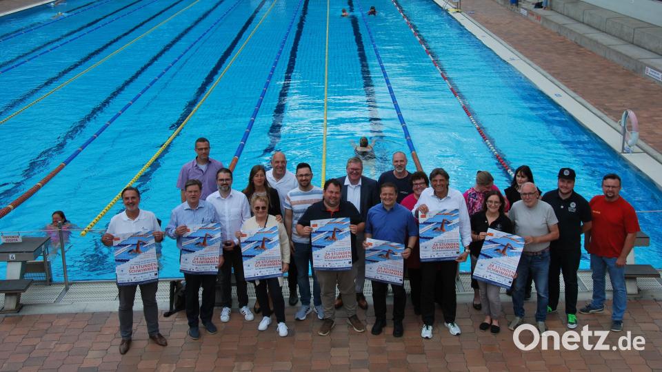Die Vorfreude der zahlreichen Helfer und Sponsoren auf das 24-Stunden-Schwimmen ist jetzt schon groß. Bild: gsp