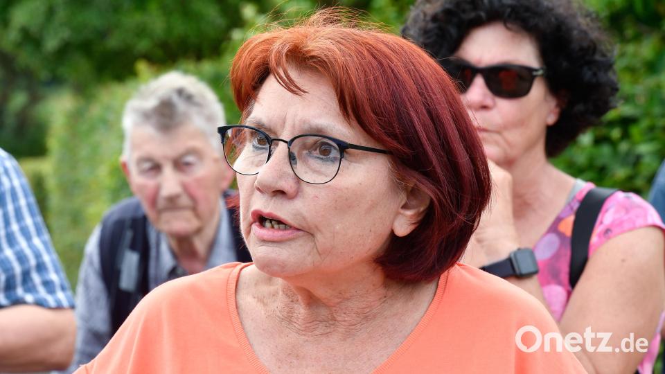 „Wir wollen eine gleichmäßige Verteilung des Verkehrs auf drei Zufahrten und den Erhalt der Naturflächen.“ (Waltraud Gnahn, Anliegerin) Bild: Petra Hartl