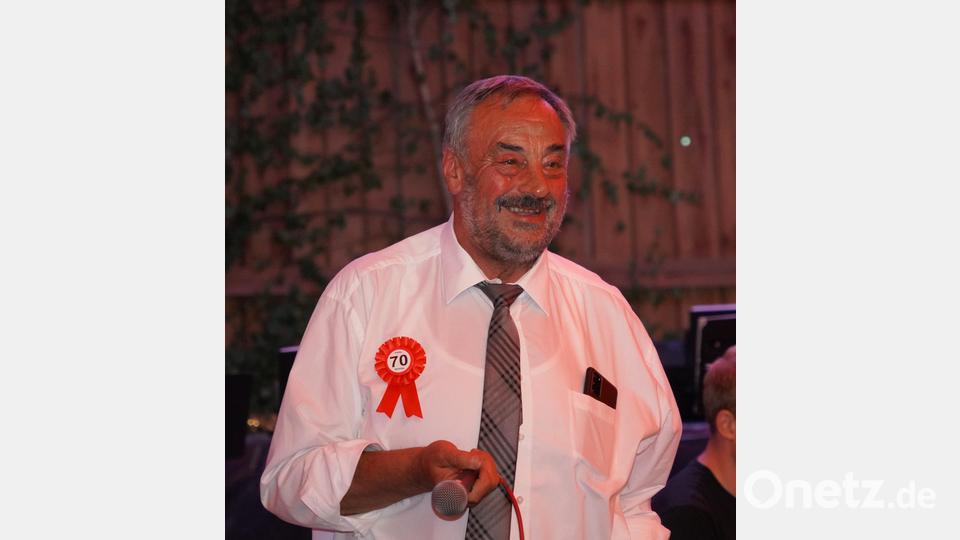 Bürgermeister Josef Beimler feiert ausgelassen seinen 70. Geburtstag. Bild: fvo