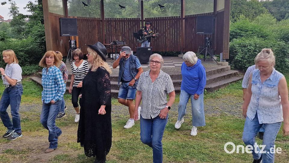 Line-Dance begeistert als Freizeitsport, auch hier in Neustadt. Bild: R. Kreuzer