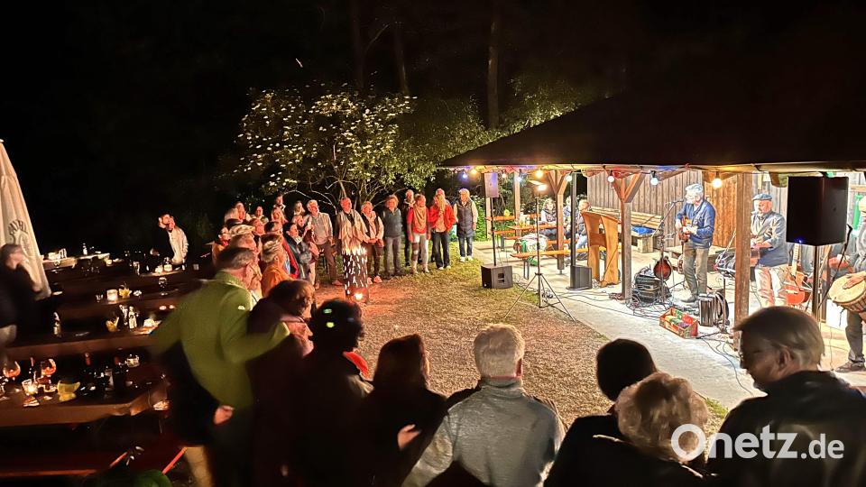 Ein italienischer Abend mit der Band „Trio Salato“ (rechts) war der Auftakt für die Jubiläumsfeier des Fichtelgebirgsvereins. Bild: whü