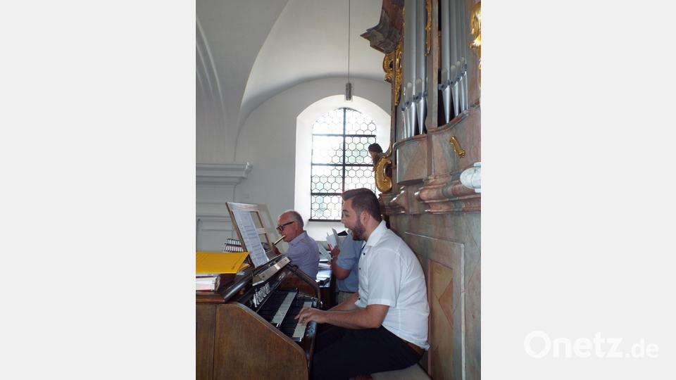 Chorleiter und Organist Tim Scheibl Bild: e