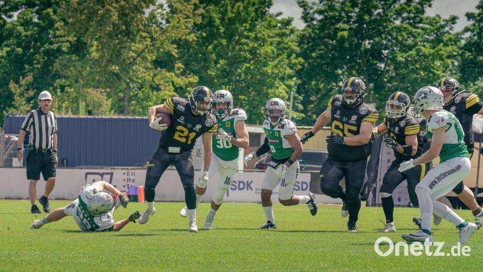 Bilder aus der Partie Amberg Mad Bulldogs (dunkle Trikots) gegen Landsberg X-Press (Endstand 9:50). Bild: Maxim Burghardt/exb