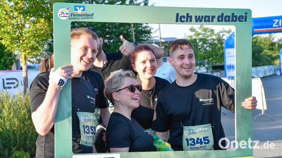 Einige Teilnehmer nutzten den Lauf, um einen besonderen Schnappschuss zu machen. Bild: Petra Hartl