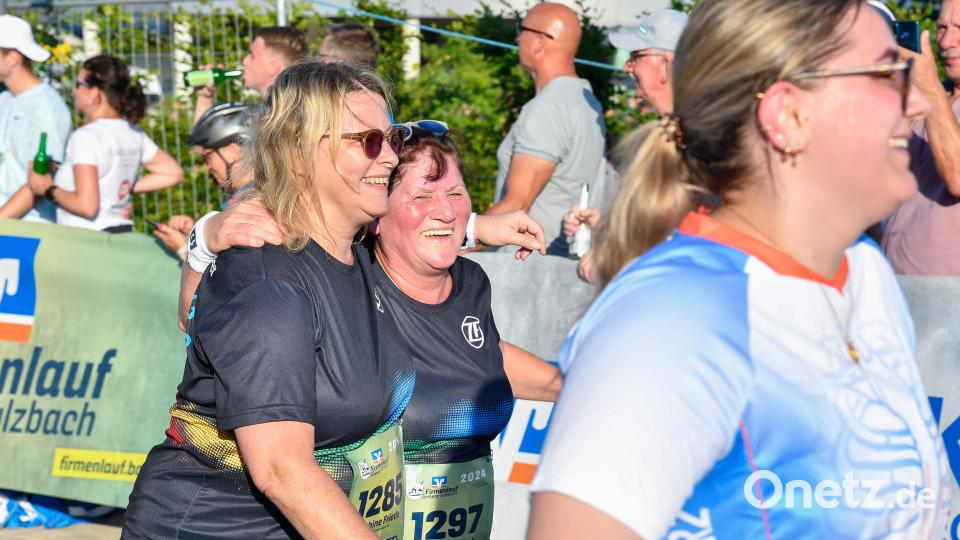 Bei so einen Lauf werden ganz schön viele Endorphine ausgeschüttet, wie diese Damen mit ihrem Lächeln beweisen. Bild: Petra Hartl