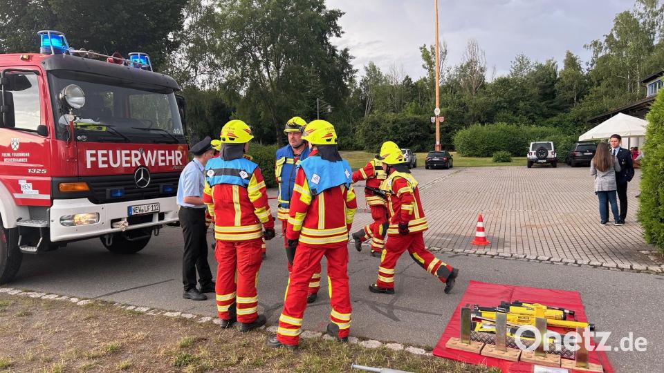 Nur lobende Worte gab es vom Schiedsrichtertrio für die bestens gelösten Aufgaben. Bild: bk/exb