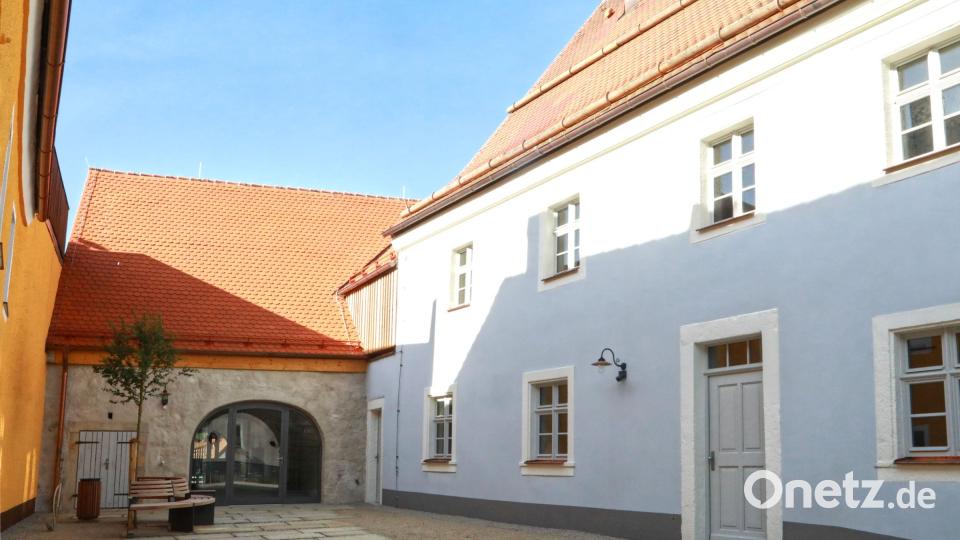 Im Bürgerhaus Erbendorf können sich Heiratswillige das Jawort geben. Bild: njn