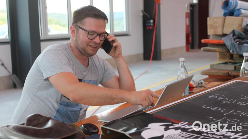 Bei Festleiter Benjamin Schmalnauer laufen die Fäden zusammen. Bild: pi