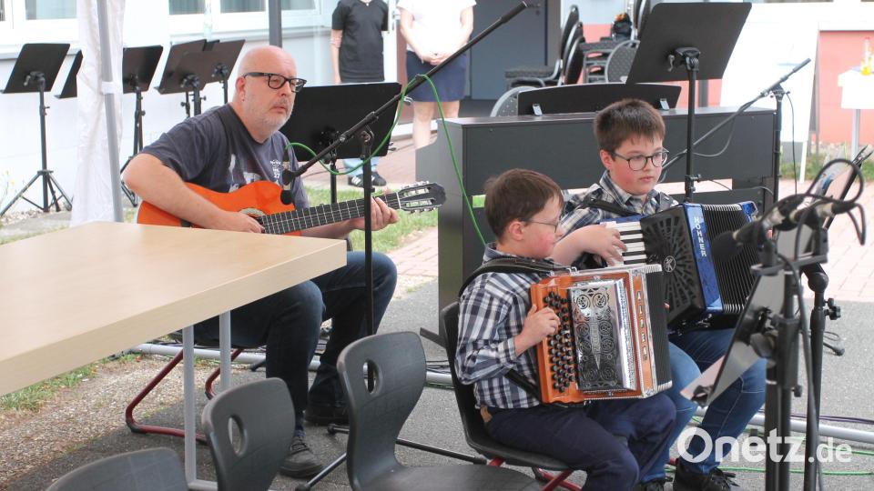 Nachwuchsmusiker mit der Steirischen Harmonika und dem Akkordeon. Bild: pi