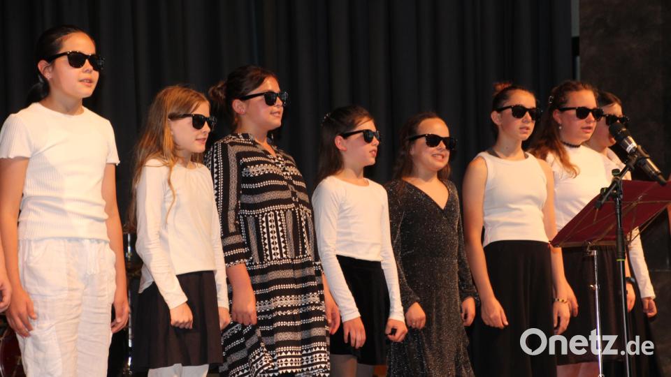 &quot;Hermes ist cool&quot; präsentierte der Unterstufenchor des Stiftland-Gymnasiums. Bild: kro