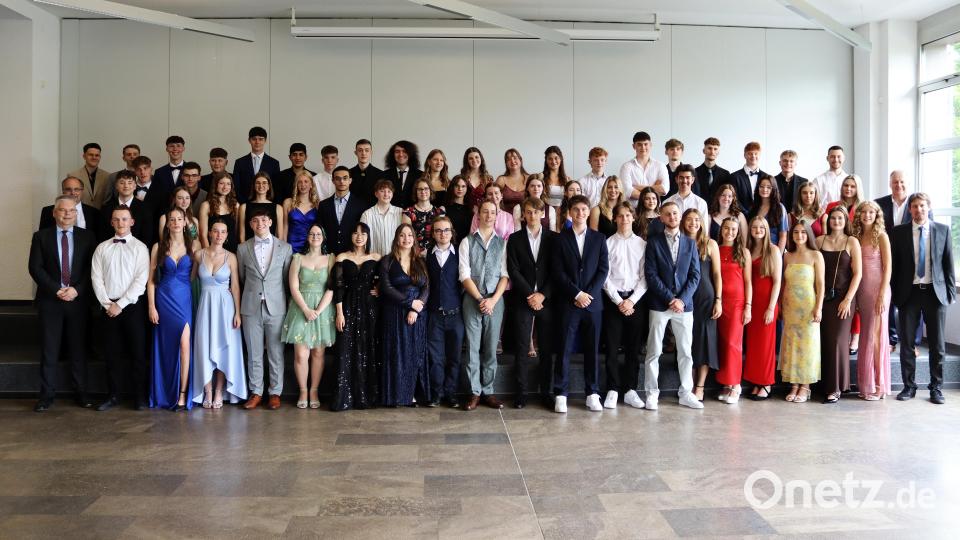 Alle Abiturienten des Jahrgangs 2024 am HCA-Gymnasium. Bild: mfh