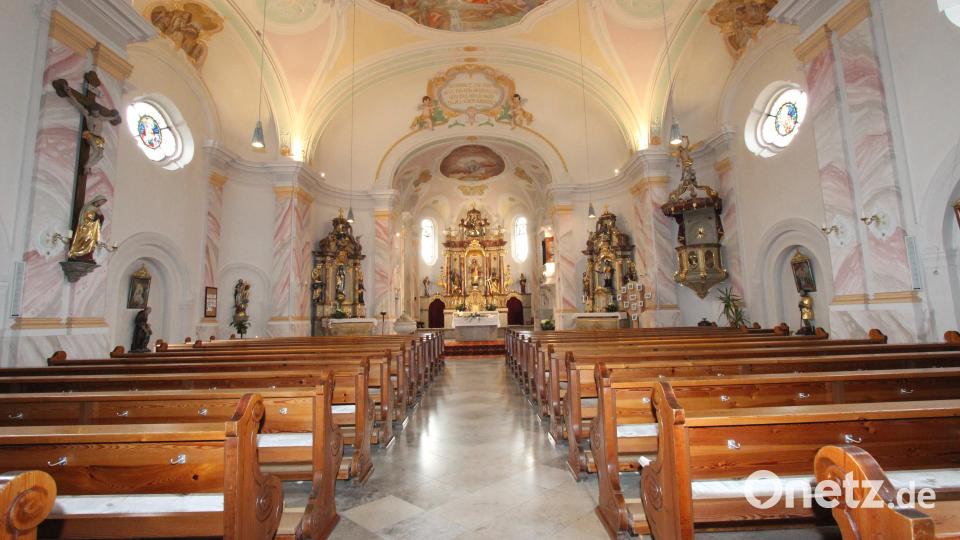 Die Pfarrkirche Herz-Jesu ist innen ein Schmuckstück. Die Plätze im Gotteshaus werden bei der Primiz am 7. Juli und bei der Andacht am 30. Juni, sie findet einen Tag nach der Weihe statt, sicherlich gefüllt sein. Bild: war