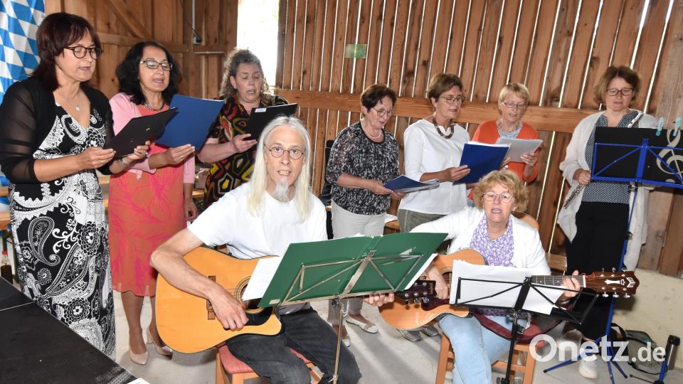 Die Gruppe Mixdur aus Kastl gestaltete die Messe musikalisch. Bild: no
