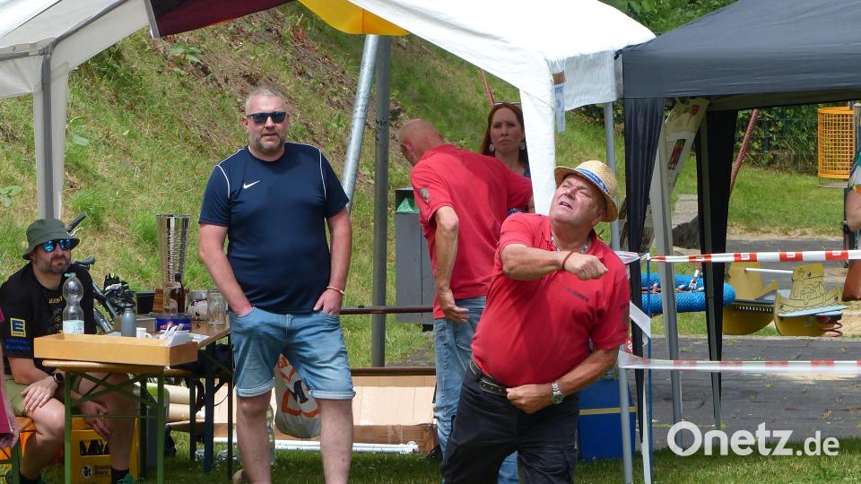 Mancher Speer hatte eine interessante Flugkurve. Bild: mfh