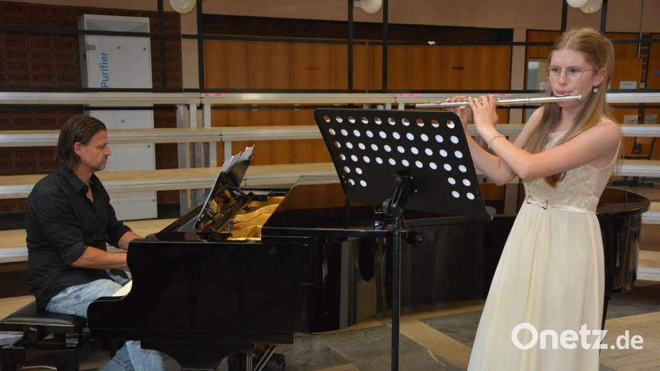 Luise Döhler umrahmte die Feier an der Querflöte. Bild: jr