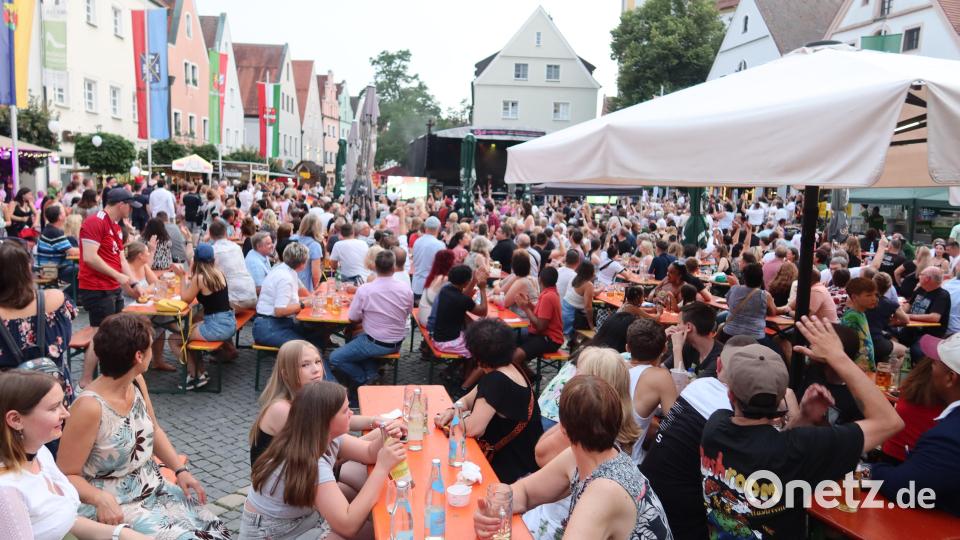 Public Viewing oder Konzertgenuss? Hier teilten sich die Meinungen. Bild: Kunz