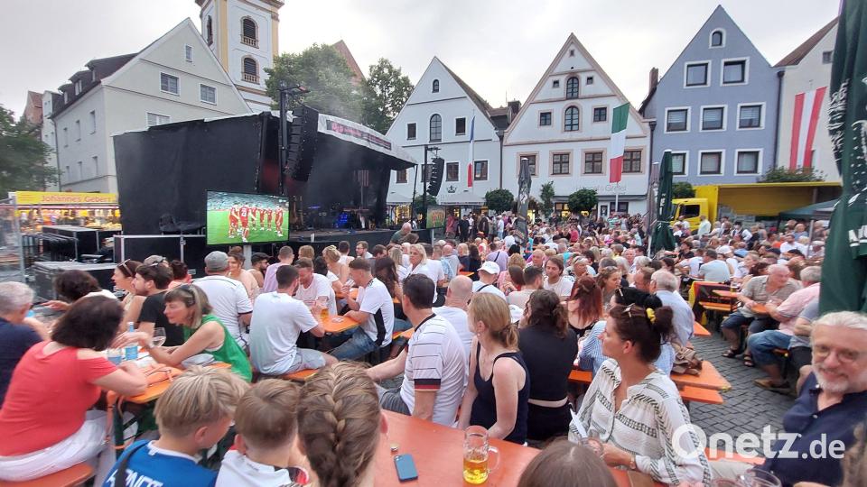 König Fußball regiert die Welt. Bild: Kunz