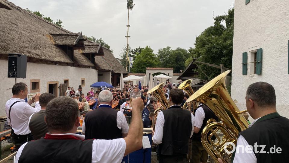Ein Prosit der Gemütlichkeit im Edelmannshof Perschen. Bild: aub