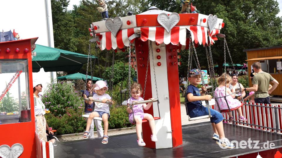 Am Ende des Besuchs noch schnell auf das Kinderkarussell am Eingang. Bild: bkr