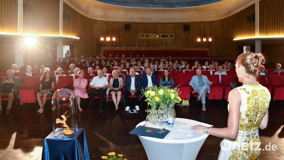 Die Verleihung des Frauenpreises im Ring-Theater war großes Kino. Bild: Petra Hartl