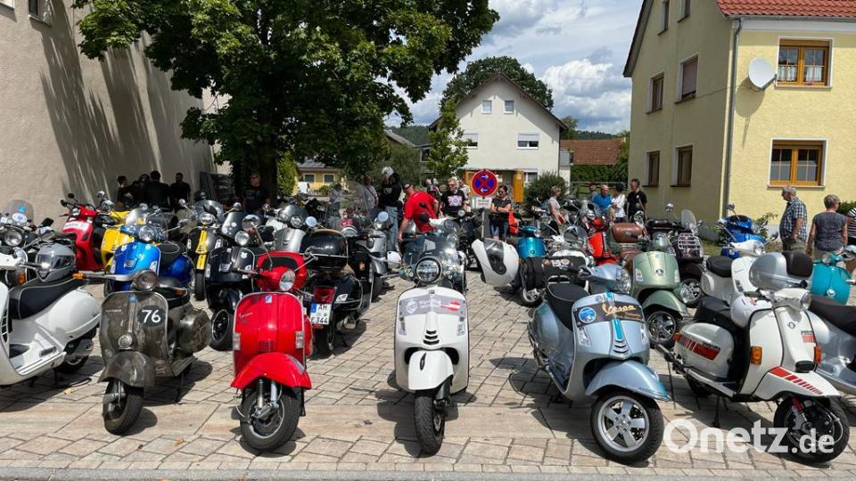 In Schwarzenbach sind am 14. Juli wieder Vespas zu bewundern. Archivbild: Gruppo Vespa Rio Nero/exb