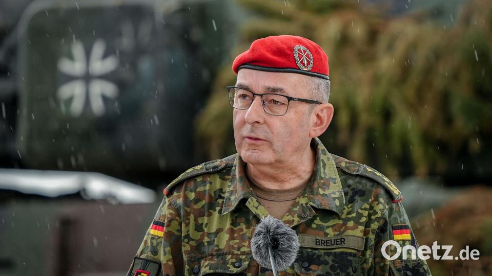 Deutschlands oberster Soldat will im Sinne der Gleichberechtigung auch Frauen in die Pflicht nehmen. (Archivbild) Bild: Kay Nietfeld/dpa