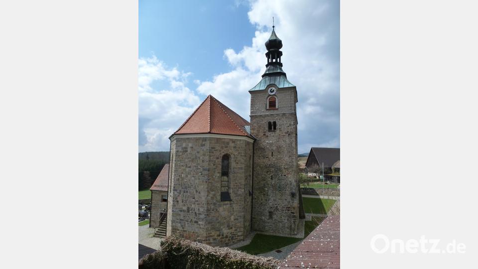 Der Turm der Kirche St. Jakobus stammt in Teilen aus dem Jahr 1600. Bild: sl