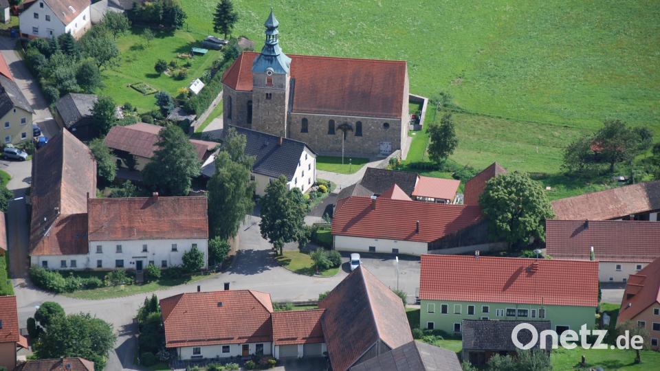 Die Kirche St. Jakobus in Döllnitz: Hier feiert der ganze Ort am 28. Juli gemeinsam mit Bischof Rudolf Voderholzer. Bild: sl