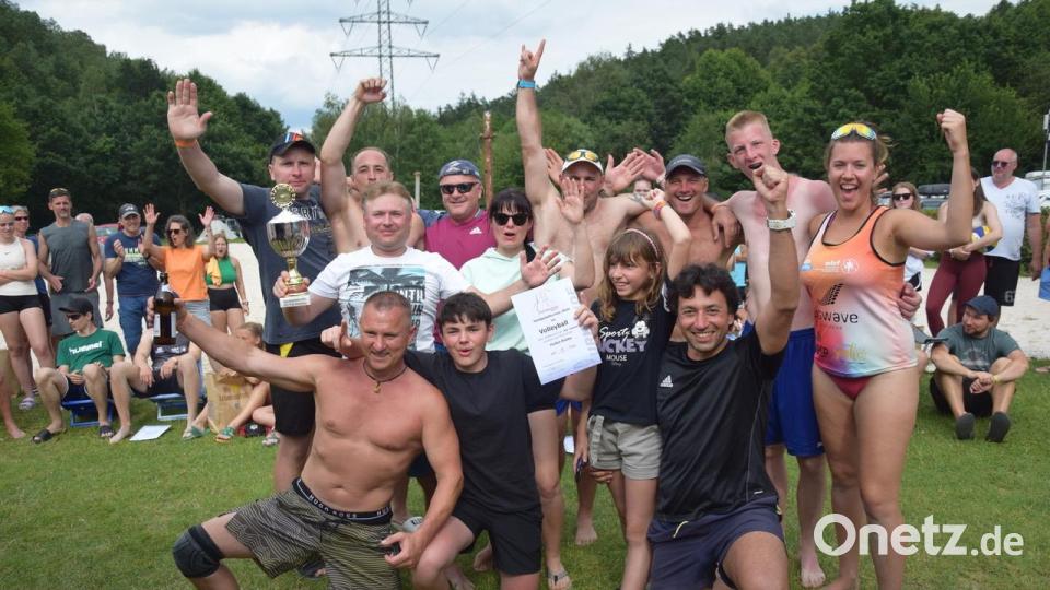 Hubba-Bubba mit Pokal, Riesenfreude über den ersten Sieg am Monte Kaolino. Bild: fv