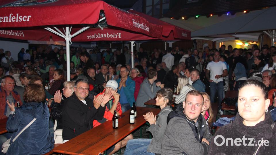 Mächtig was los war bei der Schlagerparty. Bild: kro