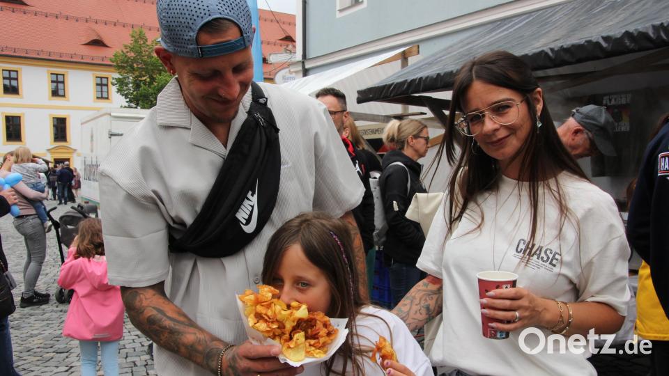 Gut kamen Kartoffelspiralen bei den Bürgerfest-Besuchern an. Bild: kro