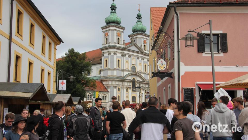 Das Bürgerfest in Waldsassen lockte wieder Tausende Besucher an. Bild: kro